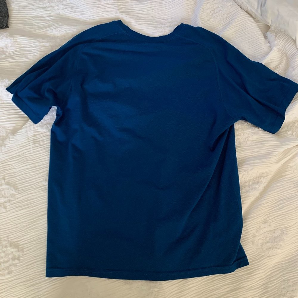 Lululemon Metal Vent Tech Large